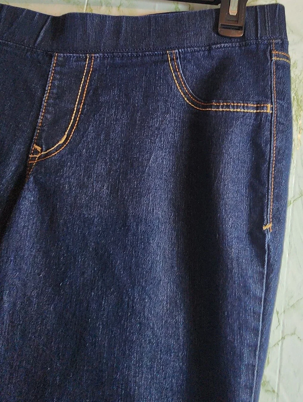 Old Navy Pull-on Style Skinny Jeans - Picture 4 of 13